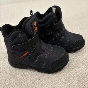 Columbia boys snow boots EUC